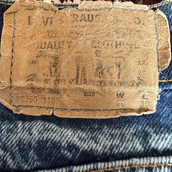 Levi's Vintage 80s Acid Wash Student High Rise Tapered Leg - Picture 7 of 10